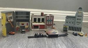 Lewis Galoob City Scene Lot Police Station, Bank Motor Oil Can, Wrist Launcher - Picture 1 of 15