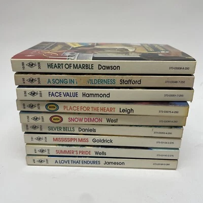 Lot De 9 Livres De Poche De La Série Harlequin Romance - Auteurs Variés - Photo 1/3