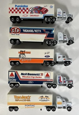 Lote de 5 semirremolques Matchbox Kenworth Ford Race Transporters convoy Foto 1 de 4