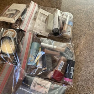 Grab Bag, 10 Piece Makeup, Lotion, Nail Bags, Stocking Stuffers, All New - Picture 1 of 2