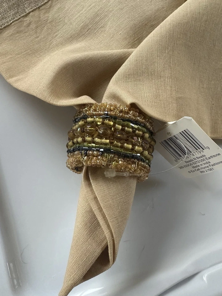 Set 8 anelli tovaglioli con perline multicolore nuovi con etichetta - Immagine 1 di 4