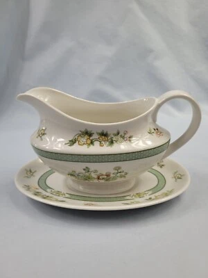 De colección 1974 Royal Doulton China Tonkin Gravy Boat y placa base excelente  Foto 1 de 4