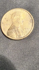 1971 D Lincoln cent, But Has Almost A Gold Color To It. Looks Diff. Than The Res - Picture 1 of 15
