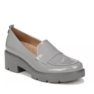 Mocasines Naturalizer DARRY 6 plataformas suela tacón bloque gris charol - Imagen 1 de 8