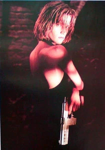 Bridget Fonda - Codename: Nina - Poster Starfoto 37x53cm gerollt - Picture 1 of 1