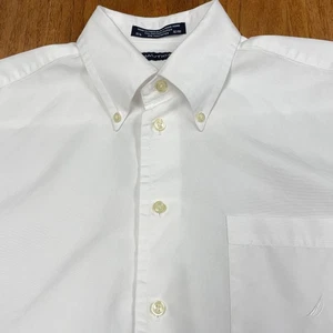 Nautica Men's Dress Shirt - White - Size M (15 1/2 x 32/33) - EUC - Picture 1 of 9
