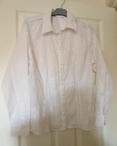 Lady's Long Sleeve Cotton Lawn Blouse Figured, Jacquard Type Flowers 16 B44" - Picture 1 of 7