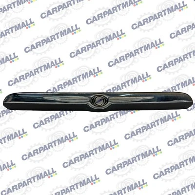 2008-2010 Chrysler Town & Country Rear Liftgate Trunk Handle Molding 04894021AE - Imagem 1 de 4