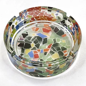 ¿Vintage? Cenicero de vidrio redondo con mosaico abstracto multicolor 4,25" - Imagen 1 de 6
