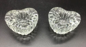 Candelabro cónico de vidrio transparente en forma de corazón, 2,25”.  Juego de 2 - Imagen 1 de 4