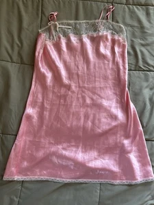 Damen-Nachthemd Größe M Victoria’s Secret Pastellrosa Satin Slip Dessous - Bild 1 von 2