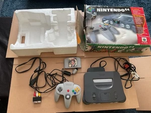 Nintendo 64 N64 Console working ( Box is worn ) With Goldeneye 007, Pal, Scart - Picture 1 of 13