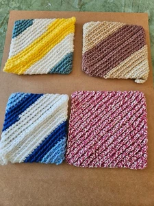 POSTEN (4) HANDGEFERTIGTE GEHÄKELTE TOPFLAPPEN CA. 6 ZOLL MAL 6 ZOLL KOSTENLOSER VERSAND - Bild 1 von 5