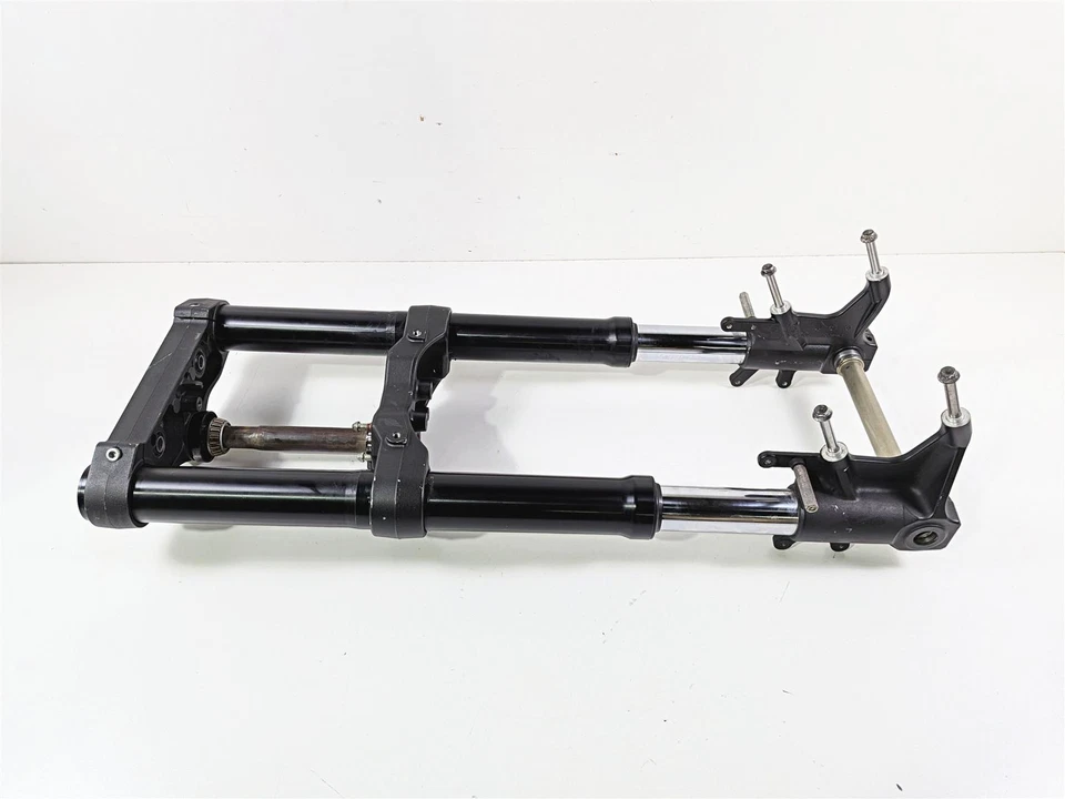 2014 Suzuki M109R VZR1800 Boulevard garfo dianteiro conjunto de eixo triplo árvore 51103-48G31 - Imagem 1 de 4