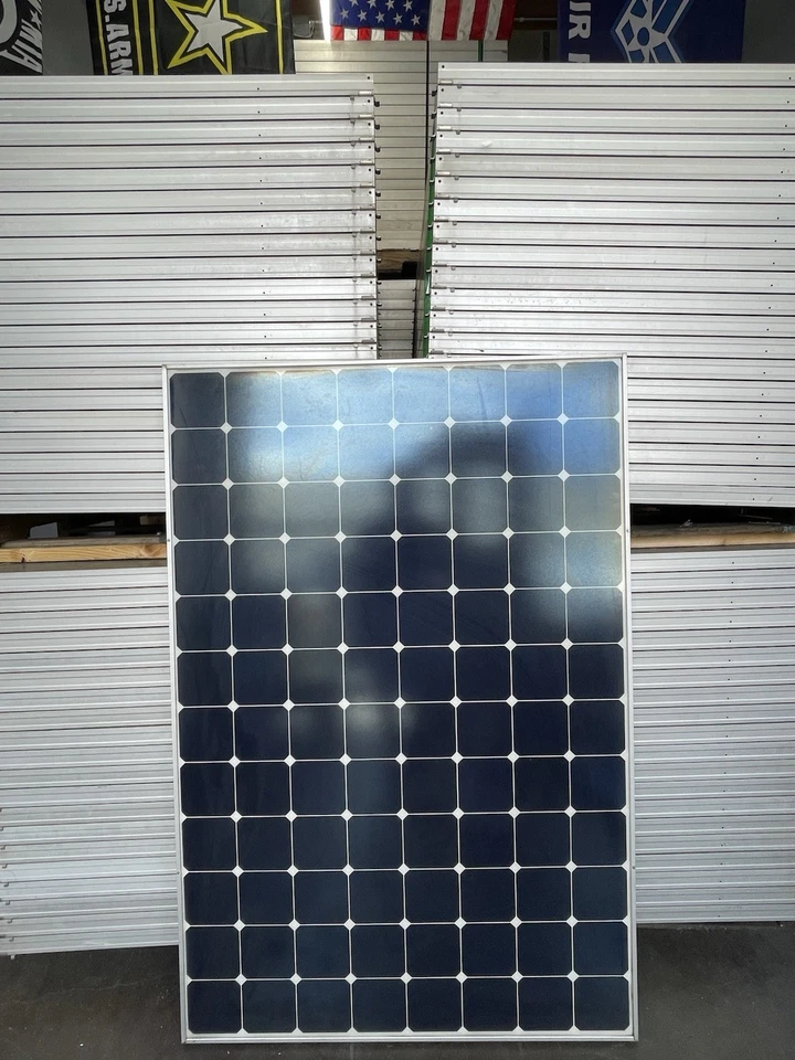 327w Sunpower Solar Panels - SPR-E20-327-COM - Image 1 of 4