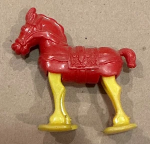Vintage Ramp Walker Horse Red & Yellow Plastic Excellent Working Condition - Picture 1 of 5