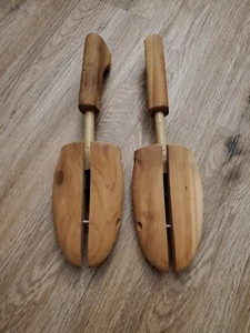 Par de camillas moldeadoras de árboles de madera de cedro GH Bass & Co vintage talla mediana - Imagen 1 de 6