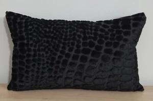 Designers Guild Nabucco Noir & Omega Velvet Cushion Cover 55x35 cm - Picture 1 of 3