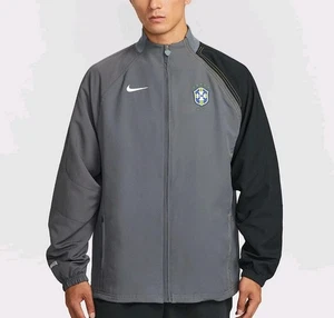 Chaqueta de Pista Nike Brasil 2004 Total 90 Reedición Gris Oscuro Talla Grande (HV4437-021) - Imagen 1 de 6