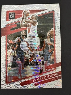 2021-22 Donruss Optic Basketball #28 DeMar DeRozan White Pulsar Photon Prizm SP - Image 1 of 3