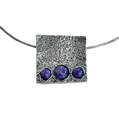 Collar de plata de ley, colgante cuadrado deslizable y 3 cabujones Charoite Israel PZ Foto 1 de 4