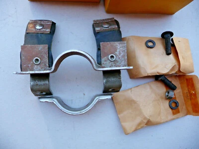  Par de soportes de suspensión de escape doble Mercury 1955 1956 stock antiguo nuevo Merc 55 56  Foto 1 de 4