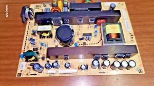 PLACA DE FUENTE DE ALIMENTACIÓN DYNEX 569KS2220A CÓDIGO 6KS01320B0 UTILIZADA EN EL MODELO DX-46L150A11 - Imagen 1 de 3