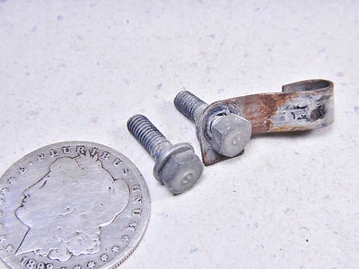 76 HONDA XL175 TUBO DE ADMISIÓN DE CARBURADOR BOTA PERNOS DE MONTAJE Y GUÍA DE SUJECIÓN DE CABLES Foto 1 de 3