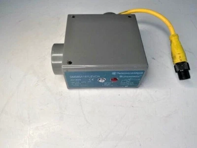 Telemecanique SM586A181LEVCN Superprox Ultrasonic Analog Sensor - Image 1 of 4