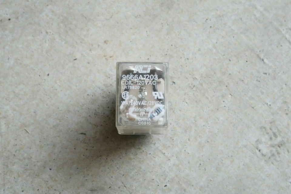 2 pcs ADVANCE CONTROLS 105710, 10A 120VAC 28VDC Lamp Blade Relays 9666A1203 - Image 1 of 4