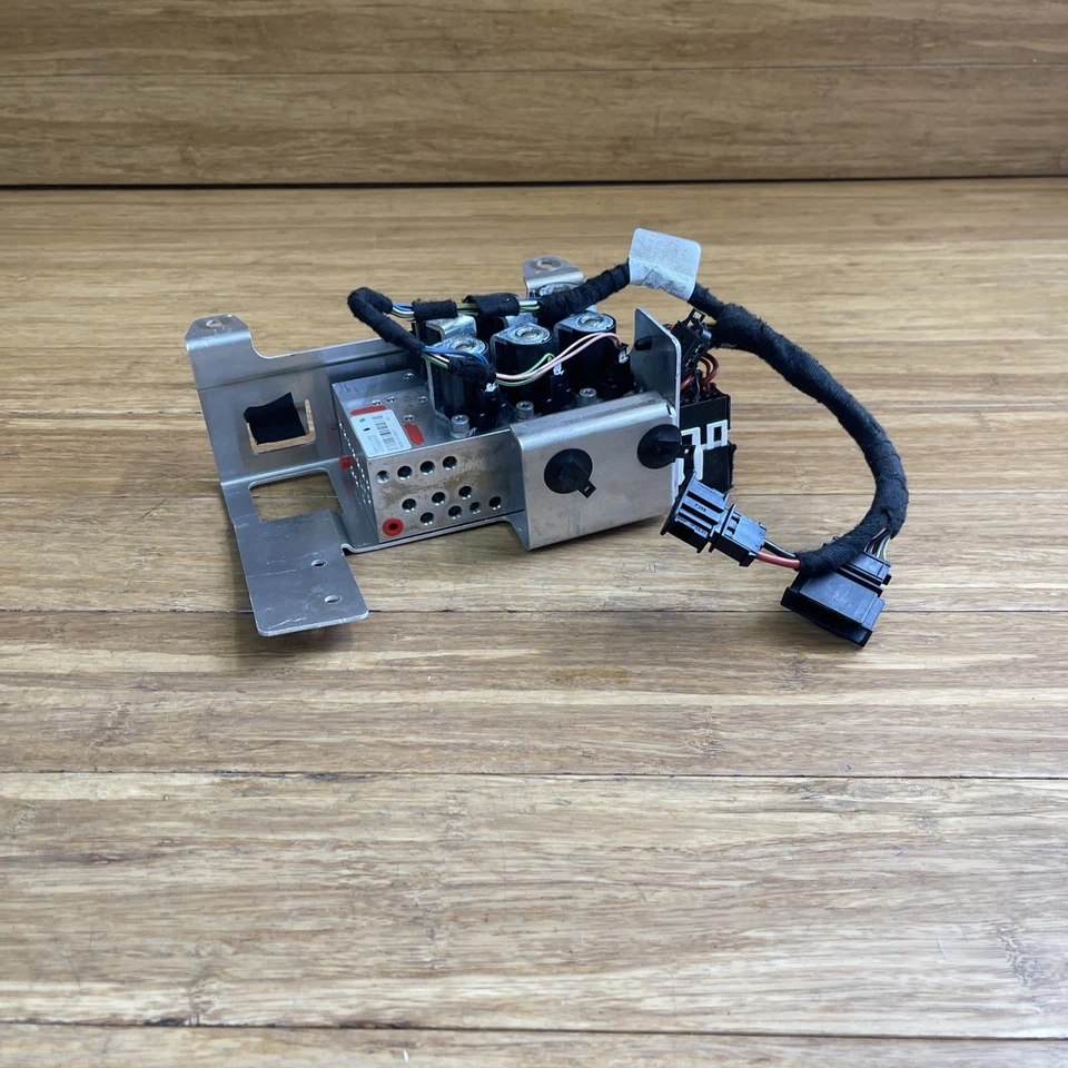 2008-2015 Audi R8 Convertible Roof Hydraulic Lift Solenoid Motor OEM - Image 1 of 4
