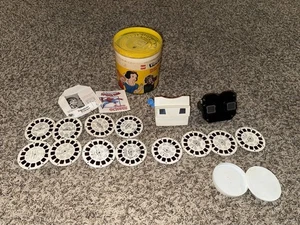 Vintage GAF View-master 3D Slide Viewer with Cartoon Reels  Container - Picture 1 of 3