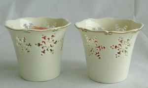 Pair of Yankee Candle Porcelain Ivory & Gold Cut Out Snowflake Votive or Tealigh - Picture 1 of 6
