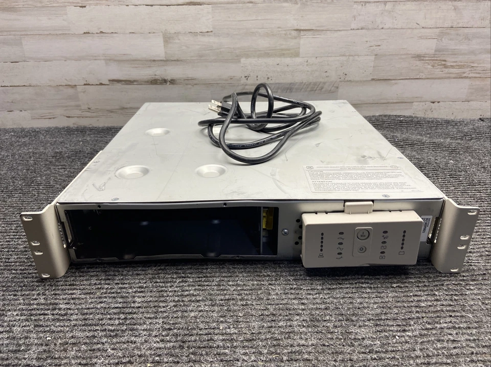 For Parts APC | SU1400RM2U | Smart-UPS 1400VA 120V No Batteries - Image 1 of 4