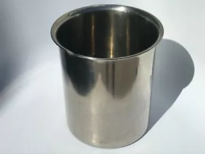 6 Quart | Medical Griffin Beaker - Stainless Steel (Polished) - Picture 1 of 3