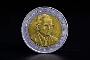 10 Baht - King Rama 9th B.E.2550 Thai Amulet Real Rare collectible - Picture 1 of 2