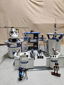 Playmobil City Action 6872 Polizeistation inkl. Hubschrauber und Zusatz - Bild 1 von 17