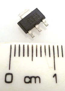 Linear Technology LT11293 Low Dropout Regulator SOT-223 OMS1-13Z1 - Picture 1 of 3