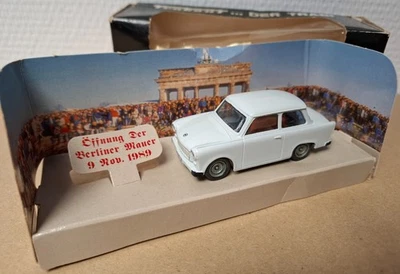 Trabant 601 1/43 Velocità scatola di cartone - Immagine 1 di 2
