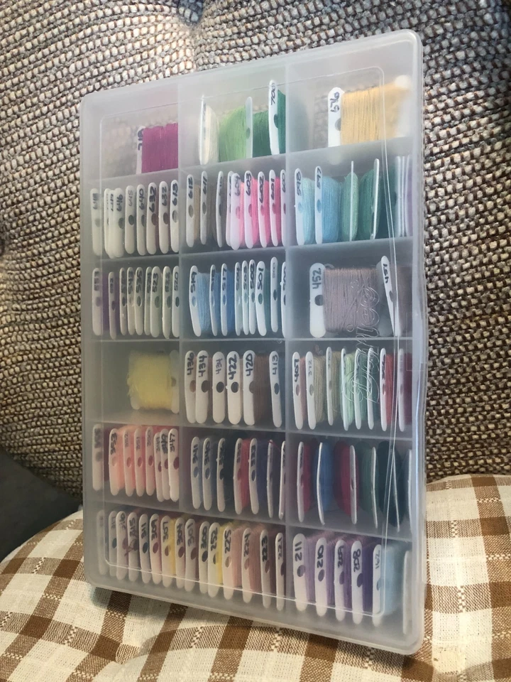 Contenedor de hilo dental DMC cardado; Aprox 100 piezas Foto 1 de 1