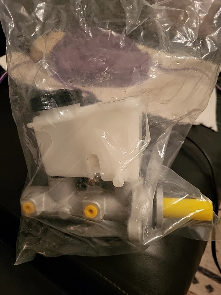 Cilindro maestro de freno ACDelco 18M2470 MAZDA 626 Foto 1 de 3