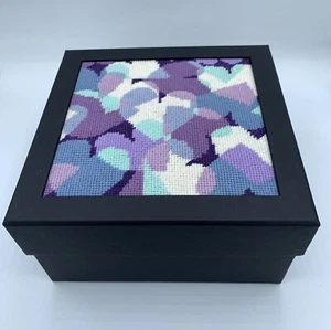 Cool Hearts- tapestry kit- Stitch your own memory keepsake box Appletons Wool - Picture 1 of 7
