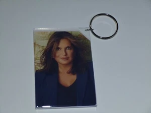 Mariska Hargitay LAW AND ORDER SVU Keychain Olivia Benson - Picture 1 of 2