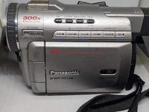 Panasonic PV-DV400D Digital Palmcorder MiniDV Camcorder - For Parts - Picture 1 of 6