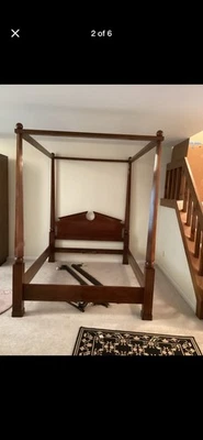 Henredon Queen Size Canopy Bed Frame Antique Hardwood - Image 1 of 4