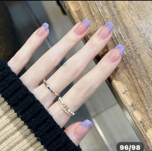 24 pezzi S S Squoval Viola Punte Francesi Unghie Finte Unghie Finte Pressa su Colla Unghie - Foto 1 di 8