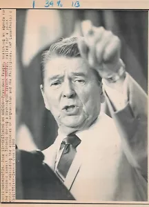 1988 Press Photo Ronald Reagan , talking about Phillipines appro. size 8 x 10 - Picture 1 of 1