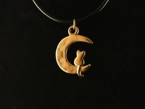 Mond Katze Anhänger mit Kette 24 Karat Vergoldet Mond Katze Himmel Nacht Gold - Bild 1 von 2
