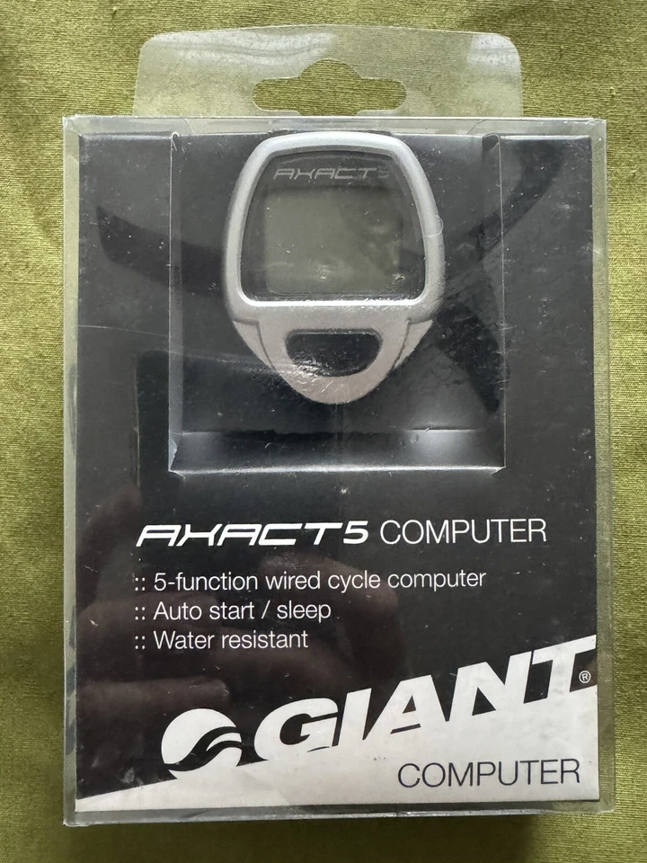 NEW Giant Axact 5 Wired Cycle Computer Bicycle Silver Universal NIP - Image 1 of 2