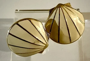 Wunderschöne, signierte, Trifari emaillierte, Muschel, Ohrringe/strukturiert, goldfarben - Bild 1 von 15